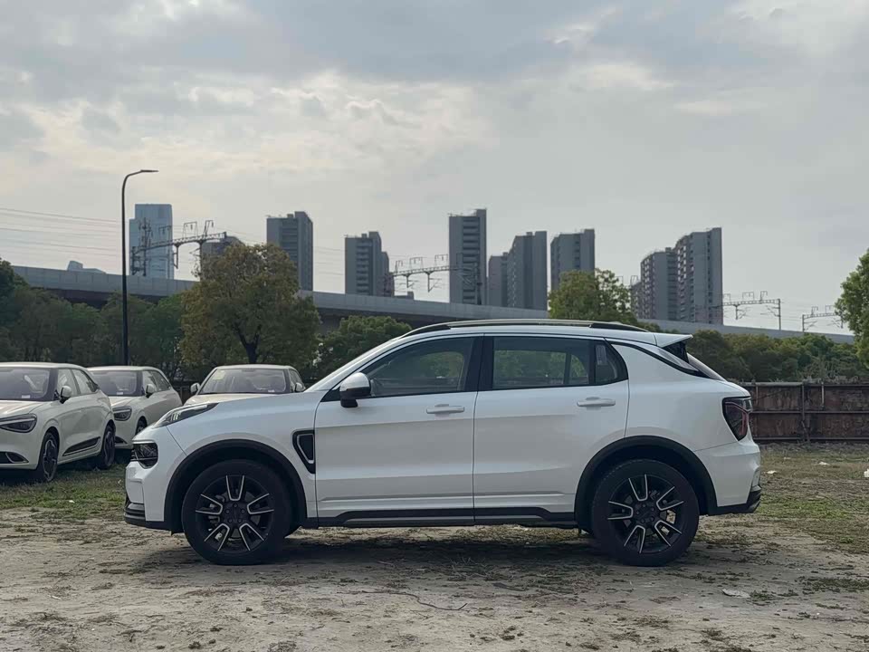 Lynk & Co 01