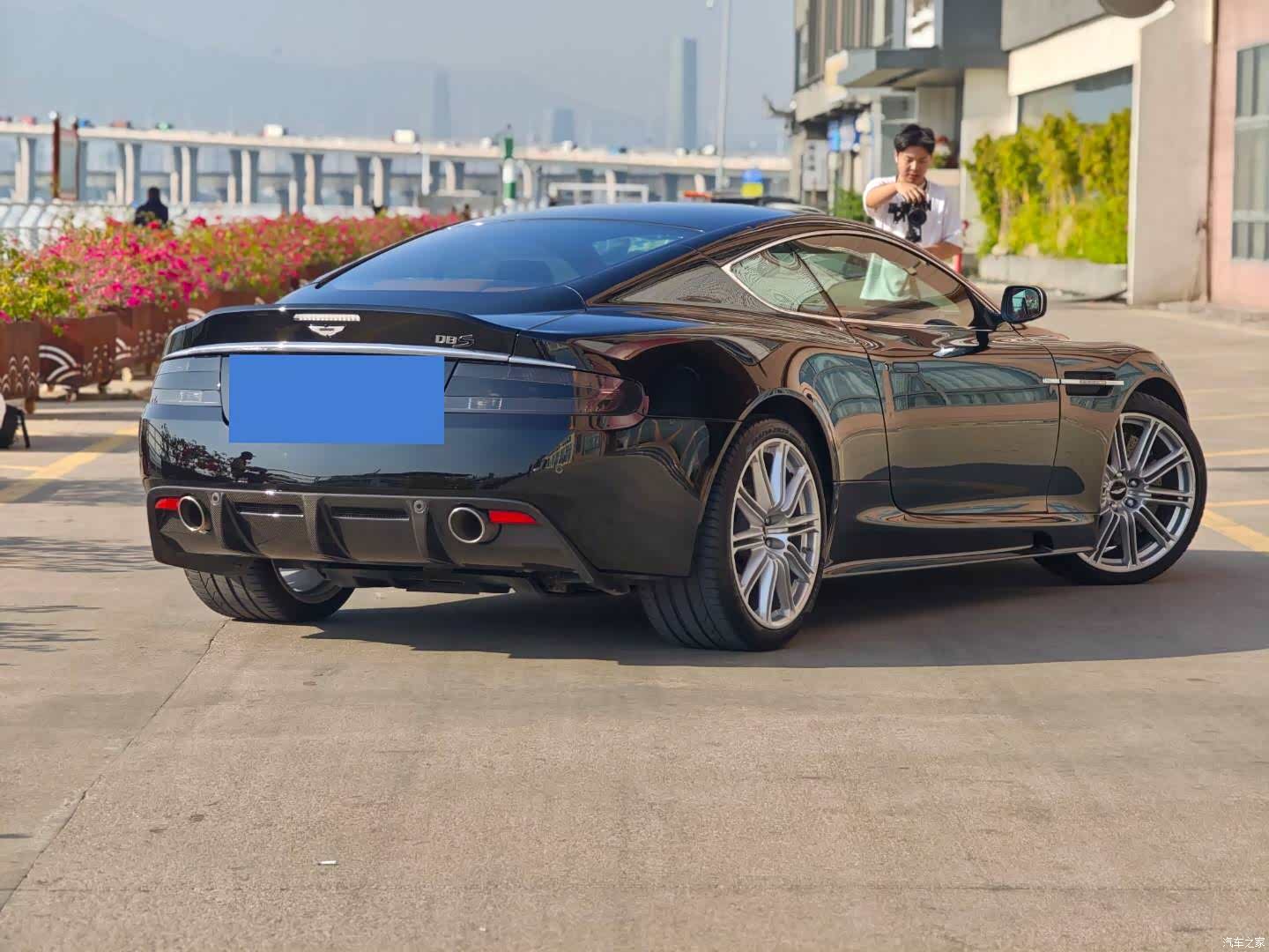 Aston Martin DBS, 2010 4