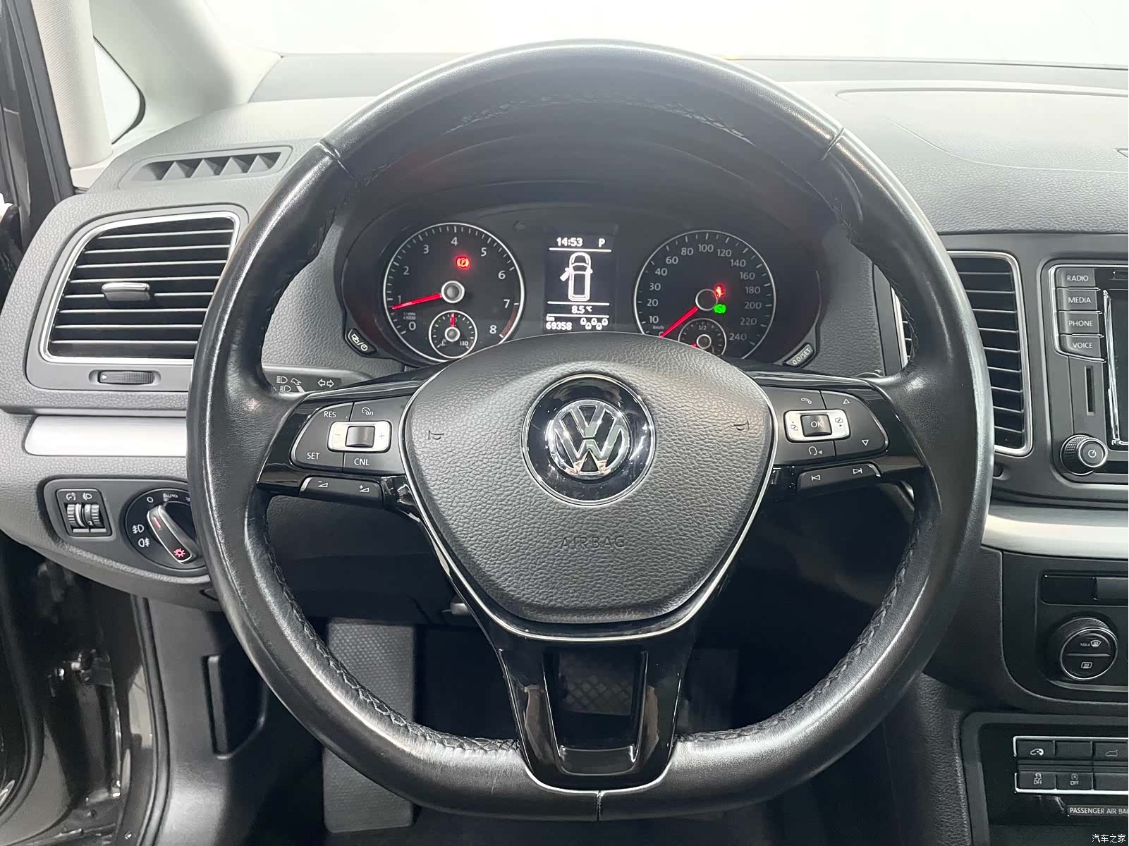 Volkswagen Xia, 2020 10