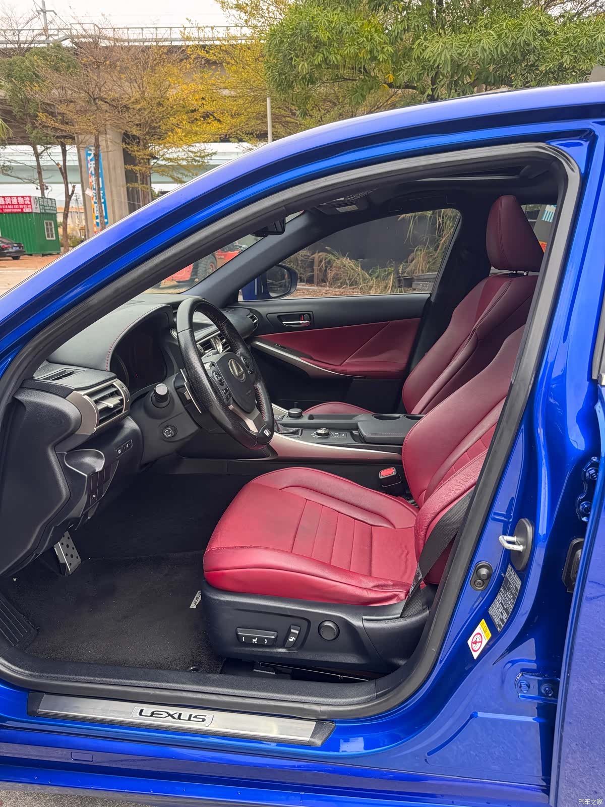 Lexus IS, 2016 4