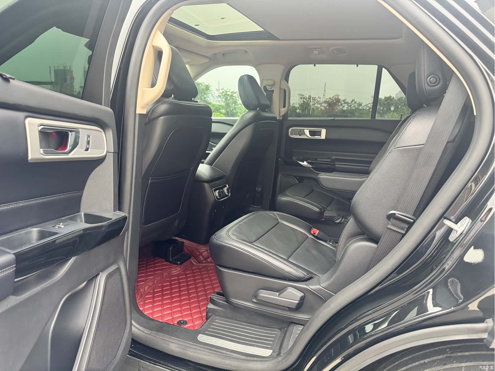 Ford Explorer, 2020 7