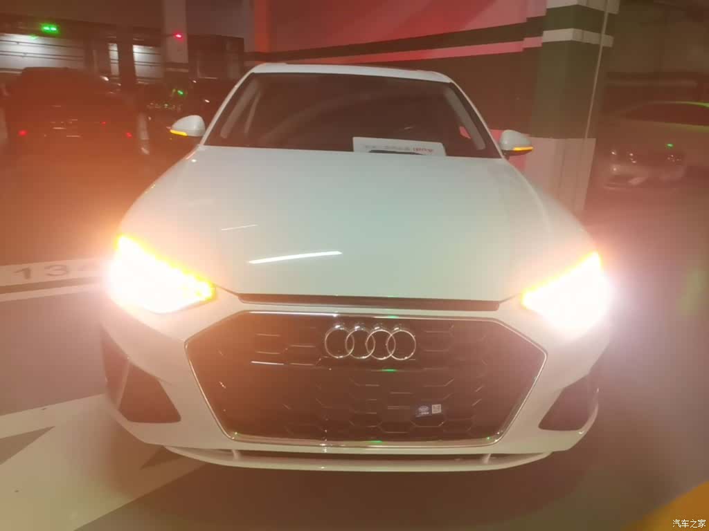 Audi A4L, 2024 3