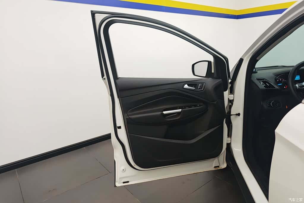 Ford Kuga, 2013 7