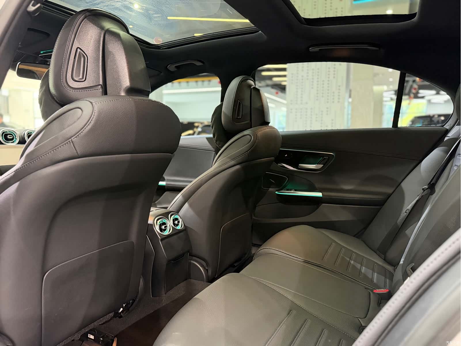 Mercedes-Benz C-Class, 2024 6