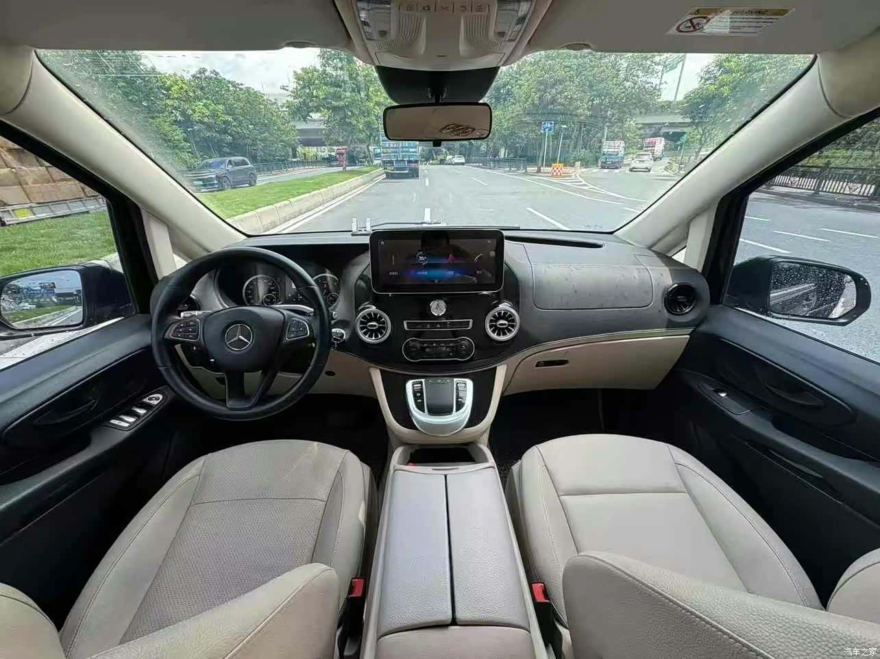 Mercedes-Benz 7, 2022 все фото