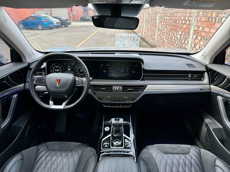 Hongqi HS5