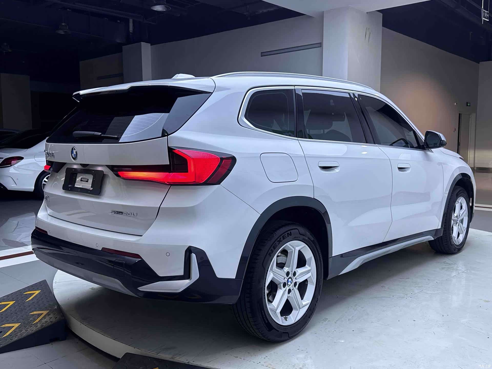 BMW X1, 2023 все фото