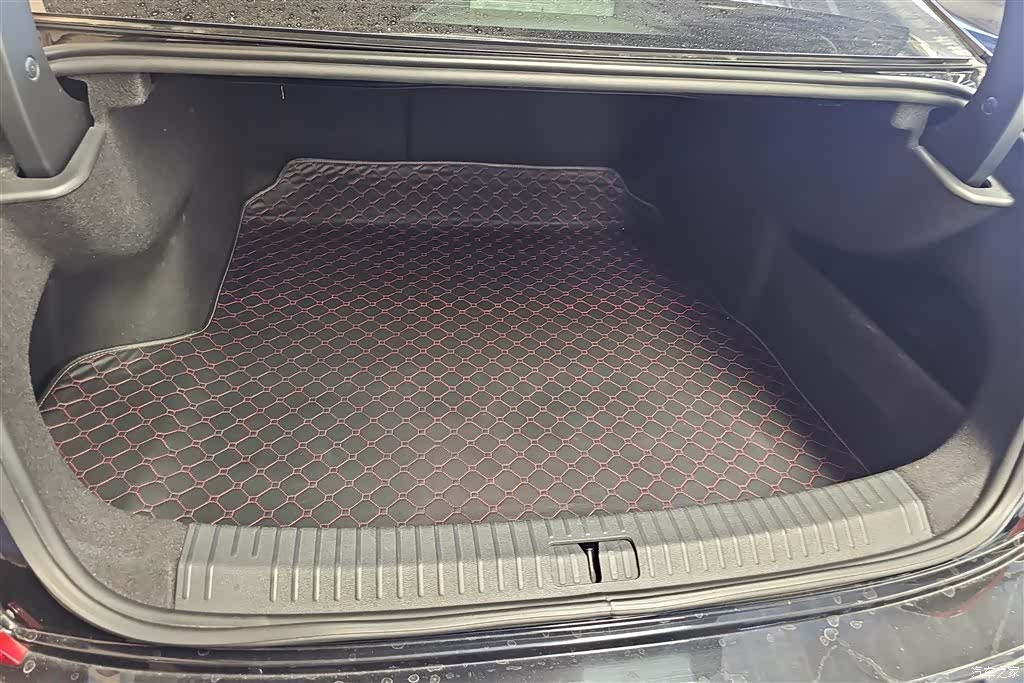 Volkswagen Passat, 2020 4
