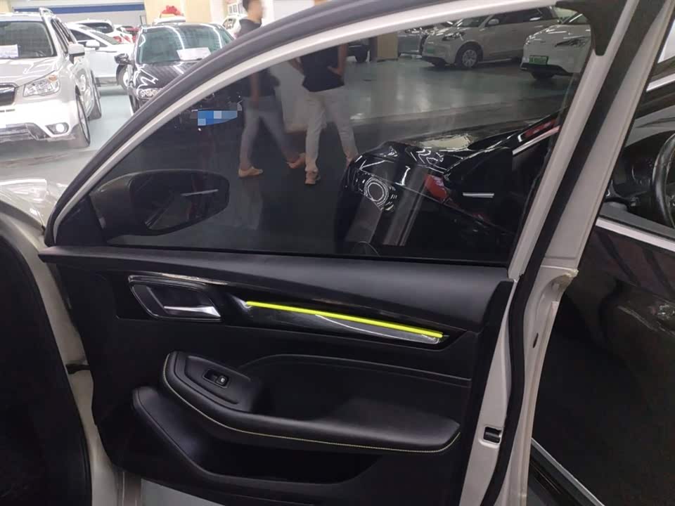 Roewe i5