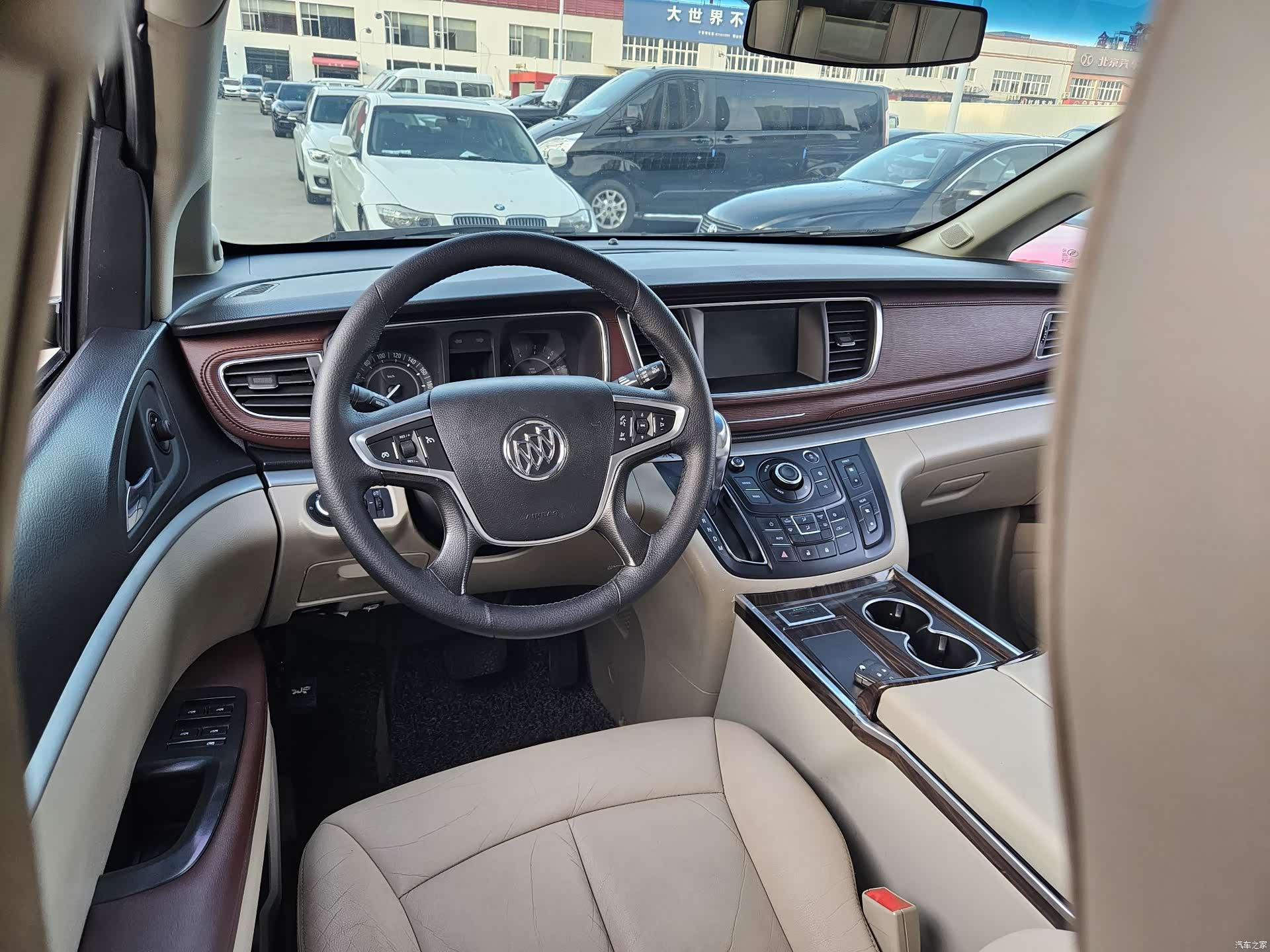 Buick GL8, 2017 9