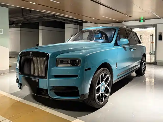 Rolls-Royce Cullinan 2019 — купить из Китая под заказ