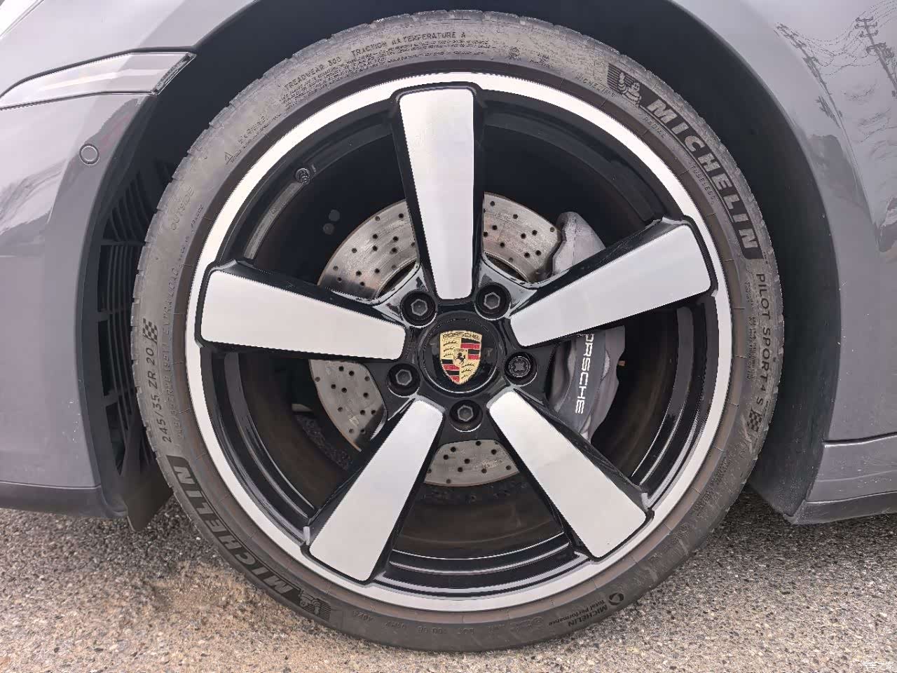 Porsche 911, 2025 16