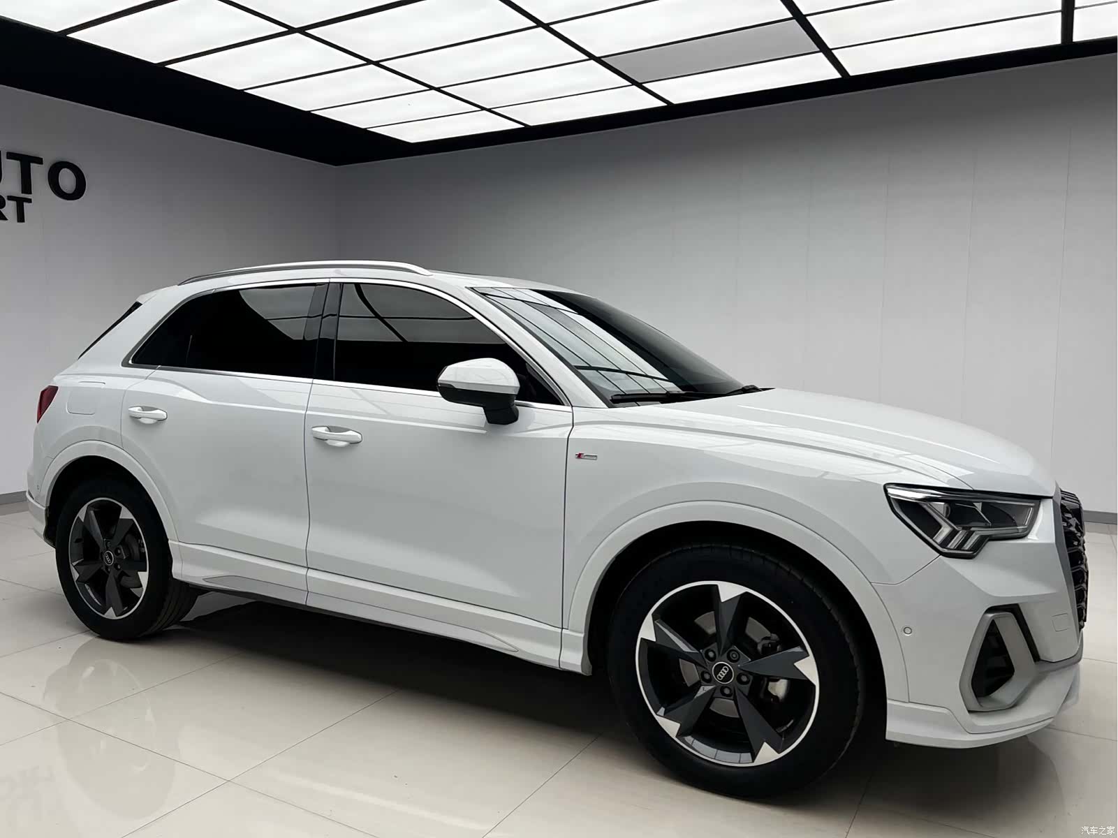 Audi Q3, 2021 3