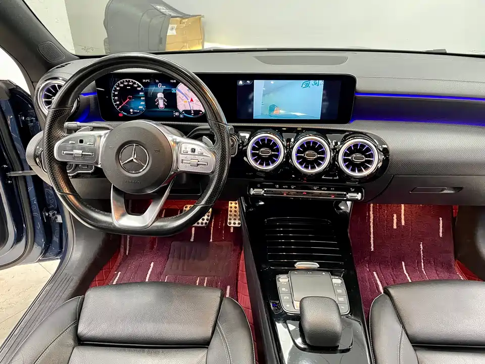 Mercedes-Benz CLA Mercedes-Benz CLA