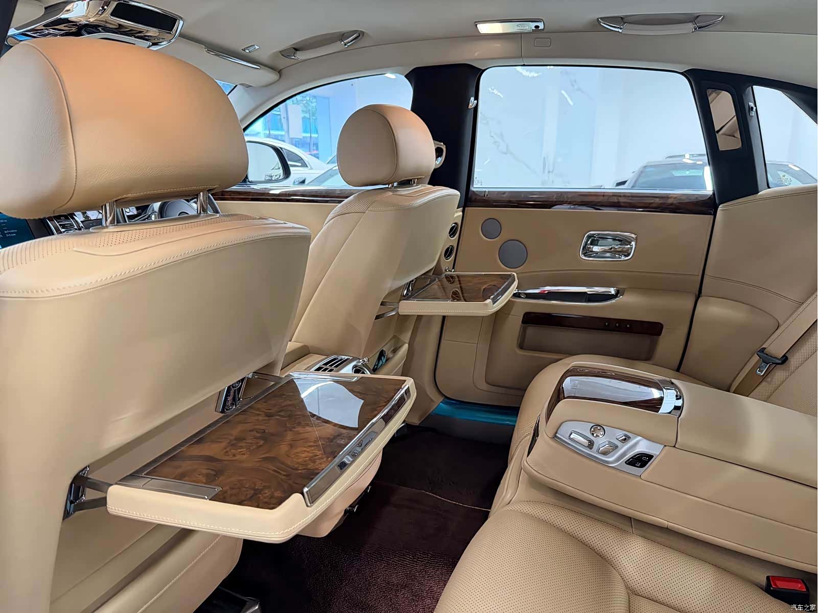 Rolls-Royce Ghost, 2016 9