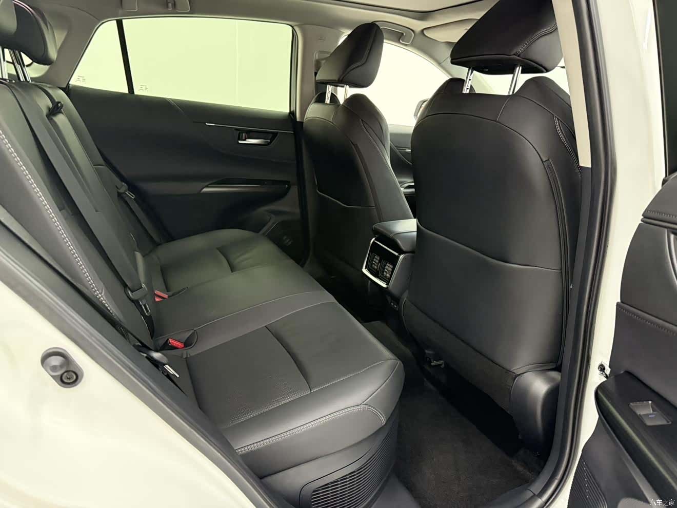 Toyota Venza, 2022 18