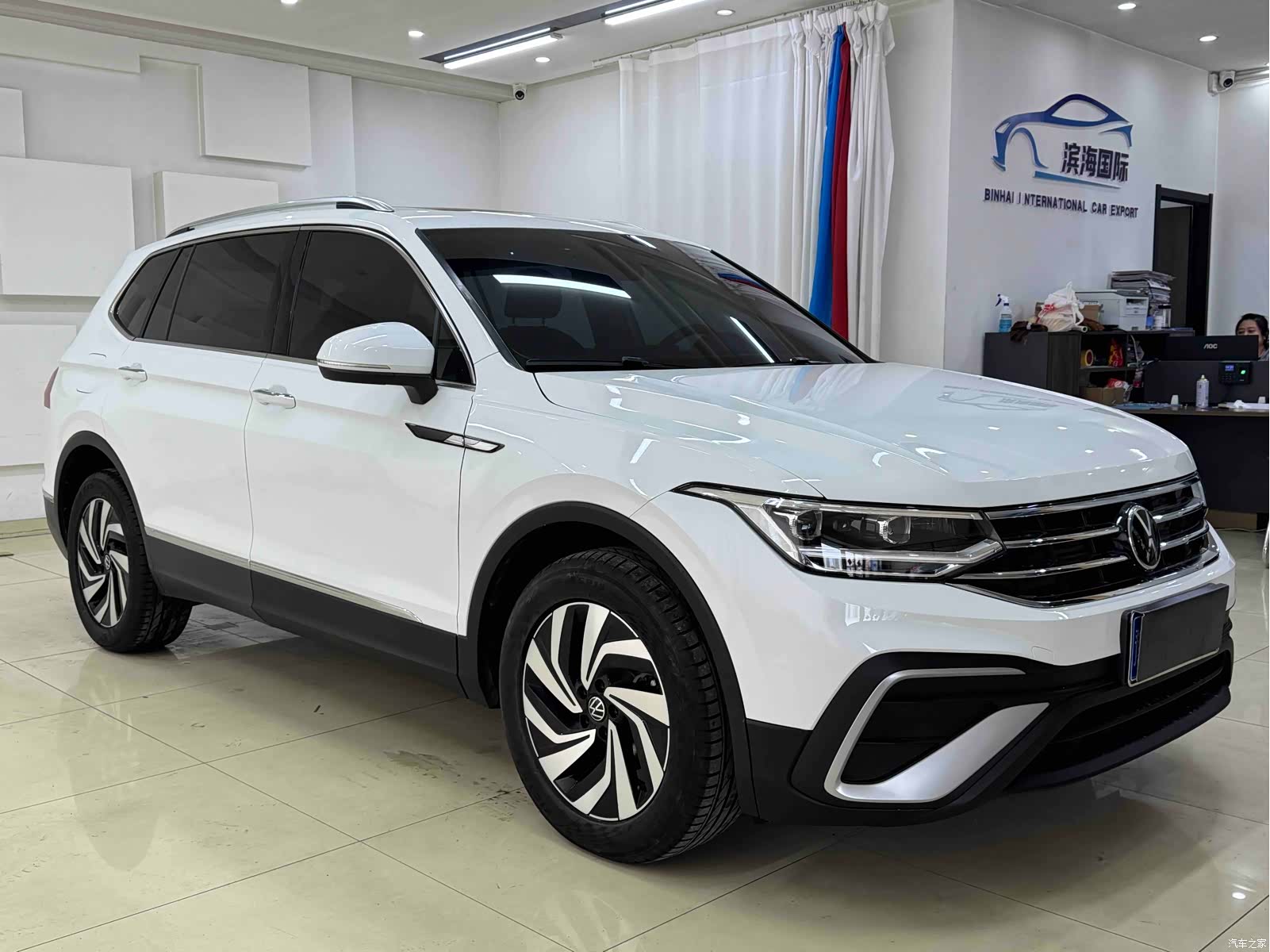 Volkswagen Tiguan L, 2023 3