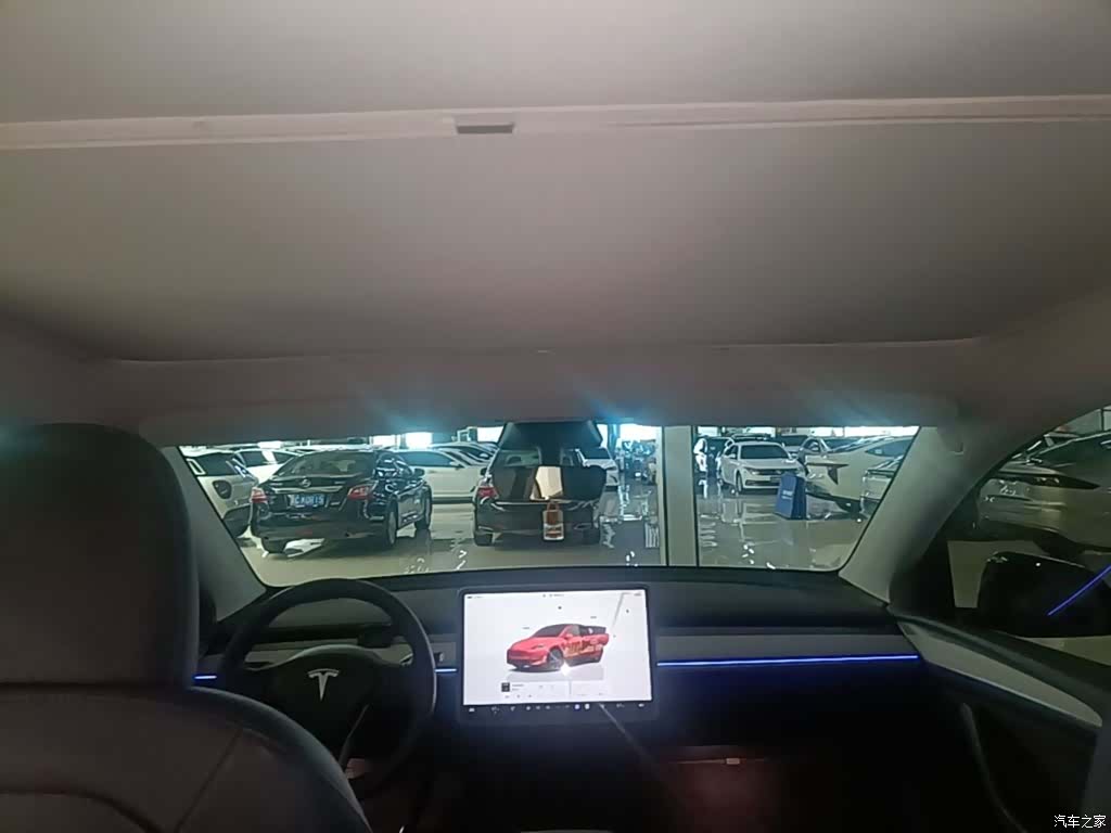 Tesla Model Y, 2023 18