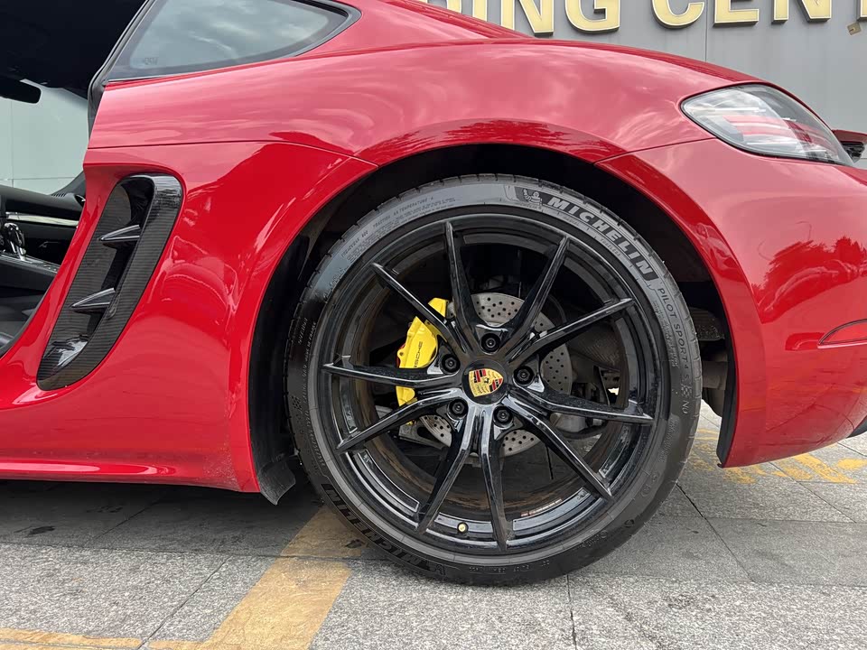 Porsche 718