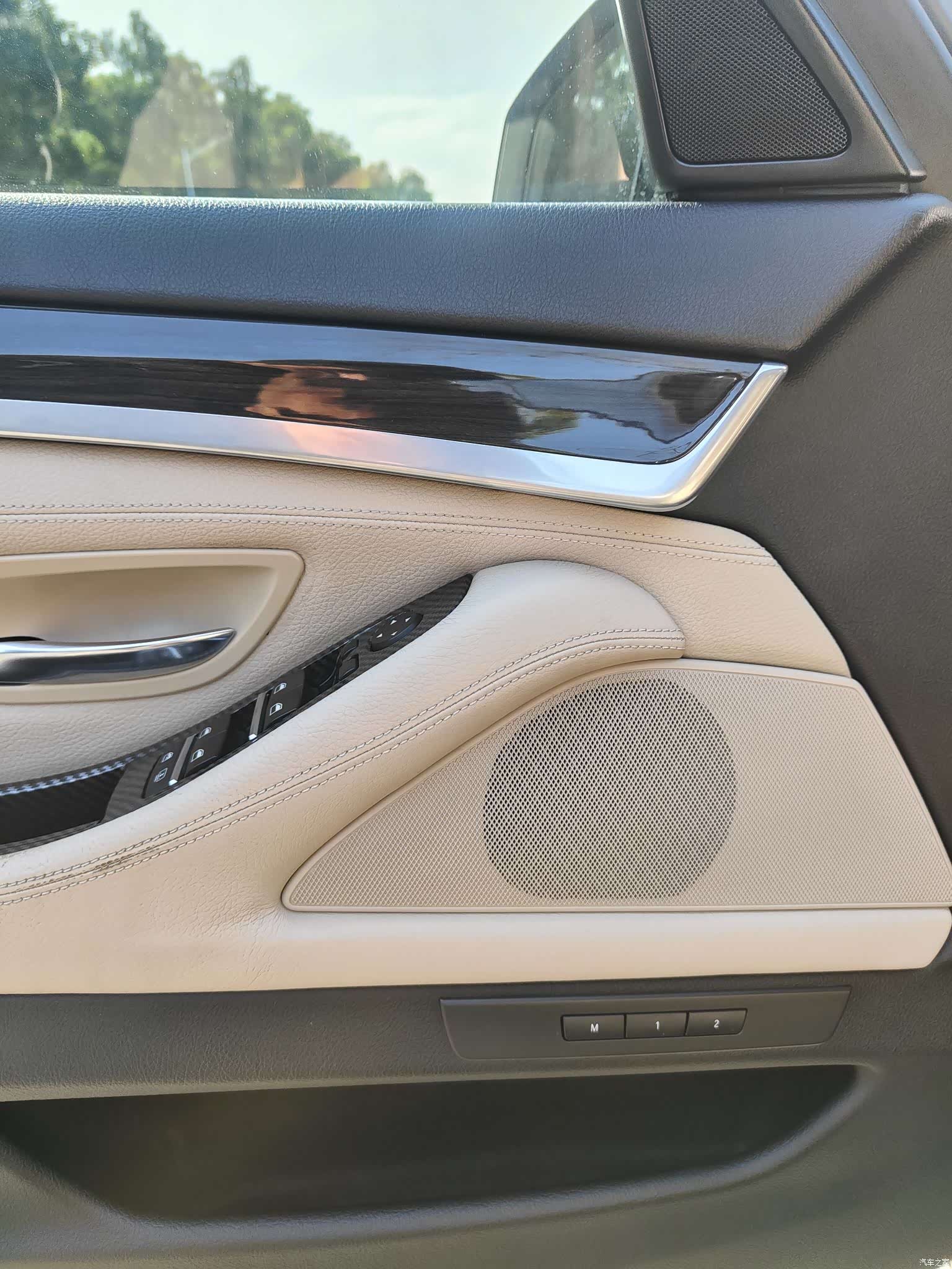 BMW 5 Series, 2011 11