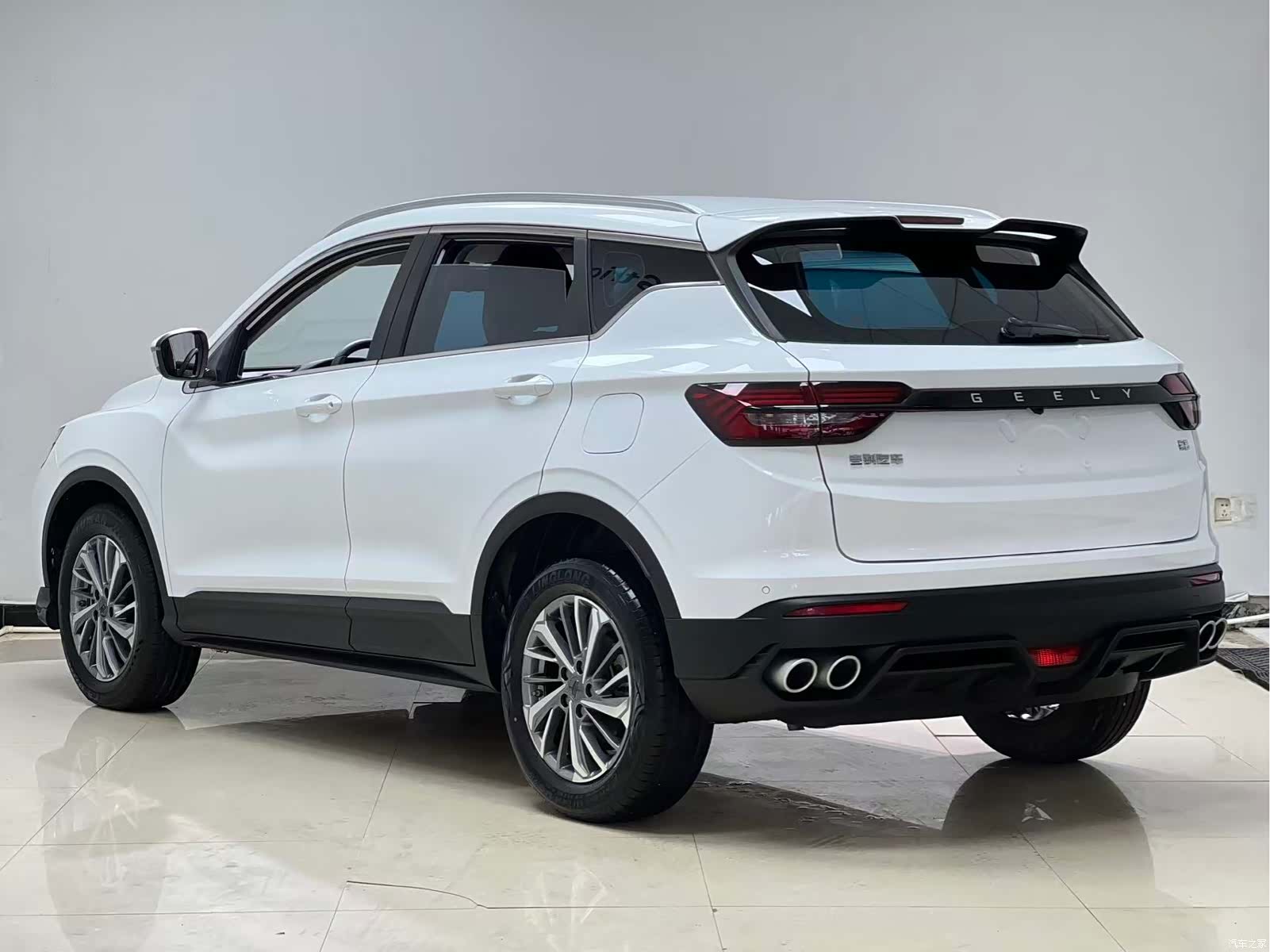 Geely Coolray, 2022 4
