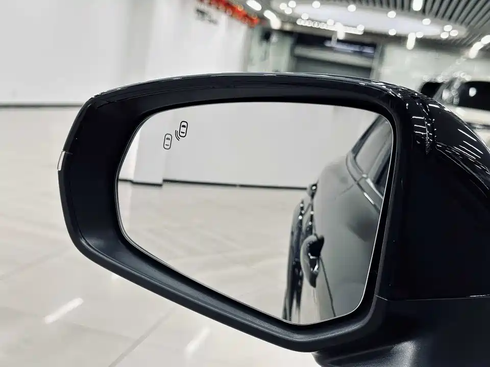 Lynk & Co 02 Hatchback