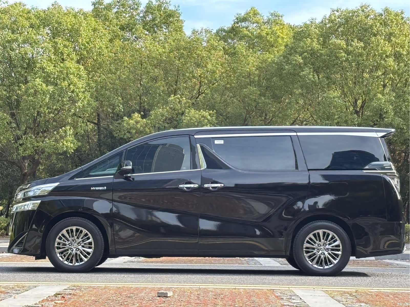 Toyota Vellfire, 2019 6