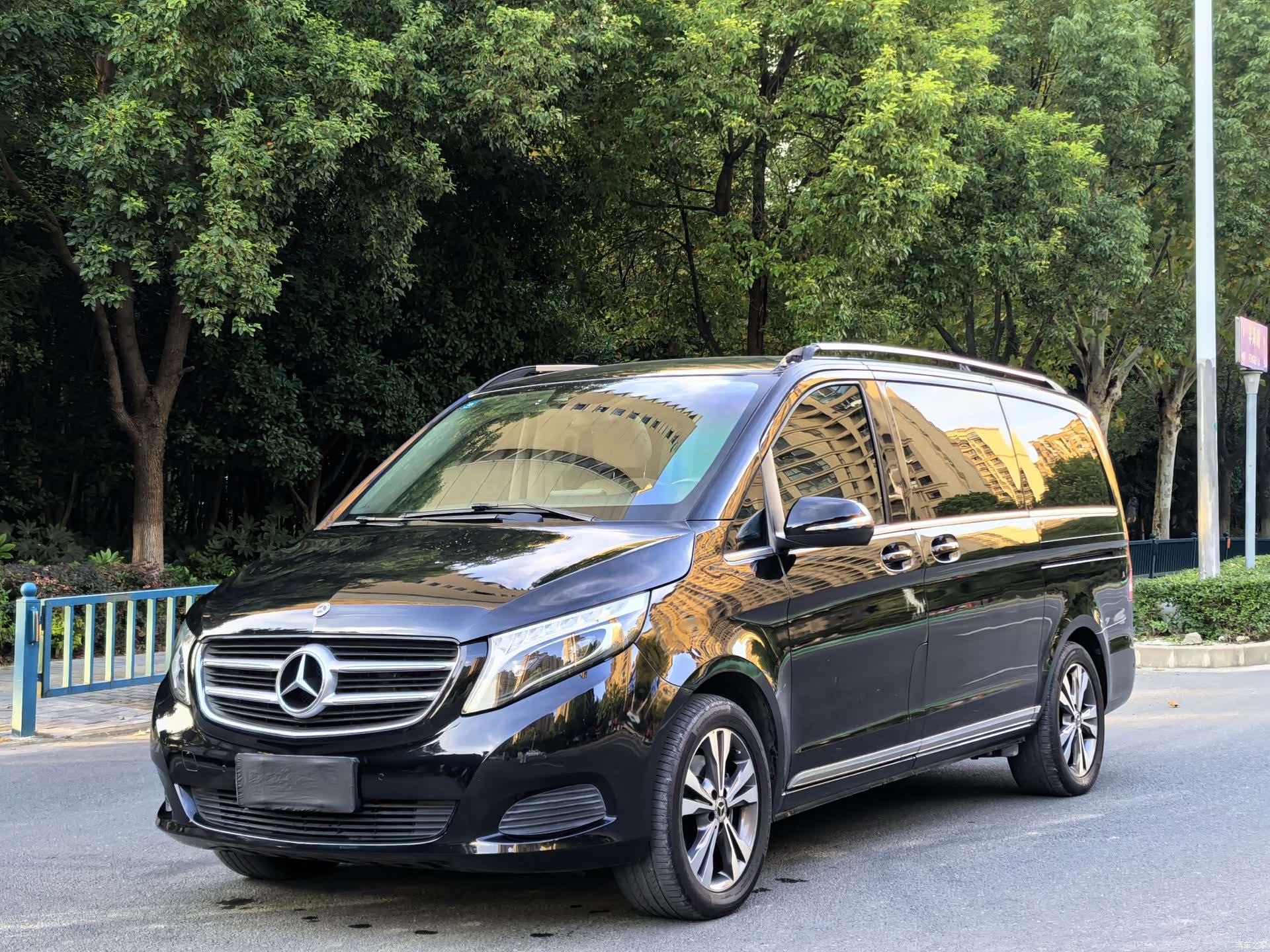 Mercedes-Benz V-Class