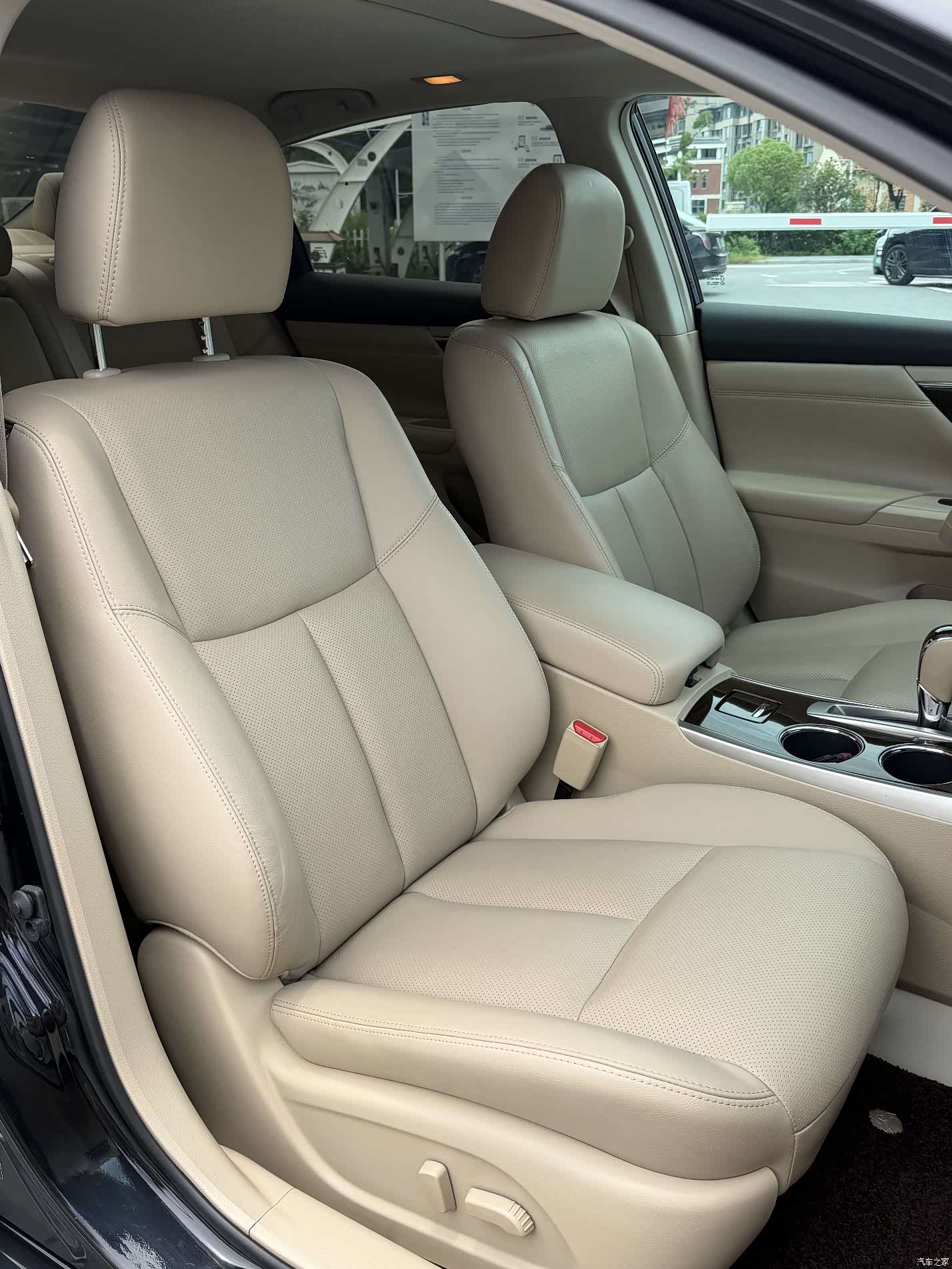Nissan Teana, 2013 19