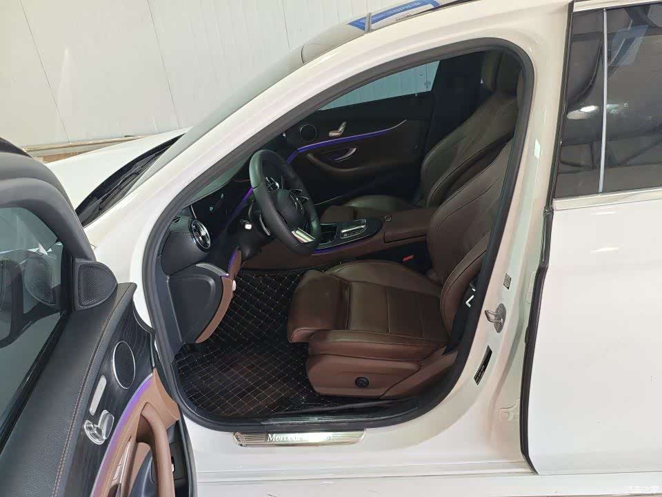 Mercedes-Benz E-Class, 2022 4