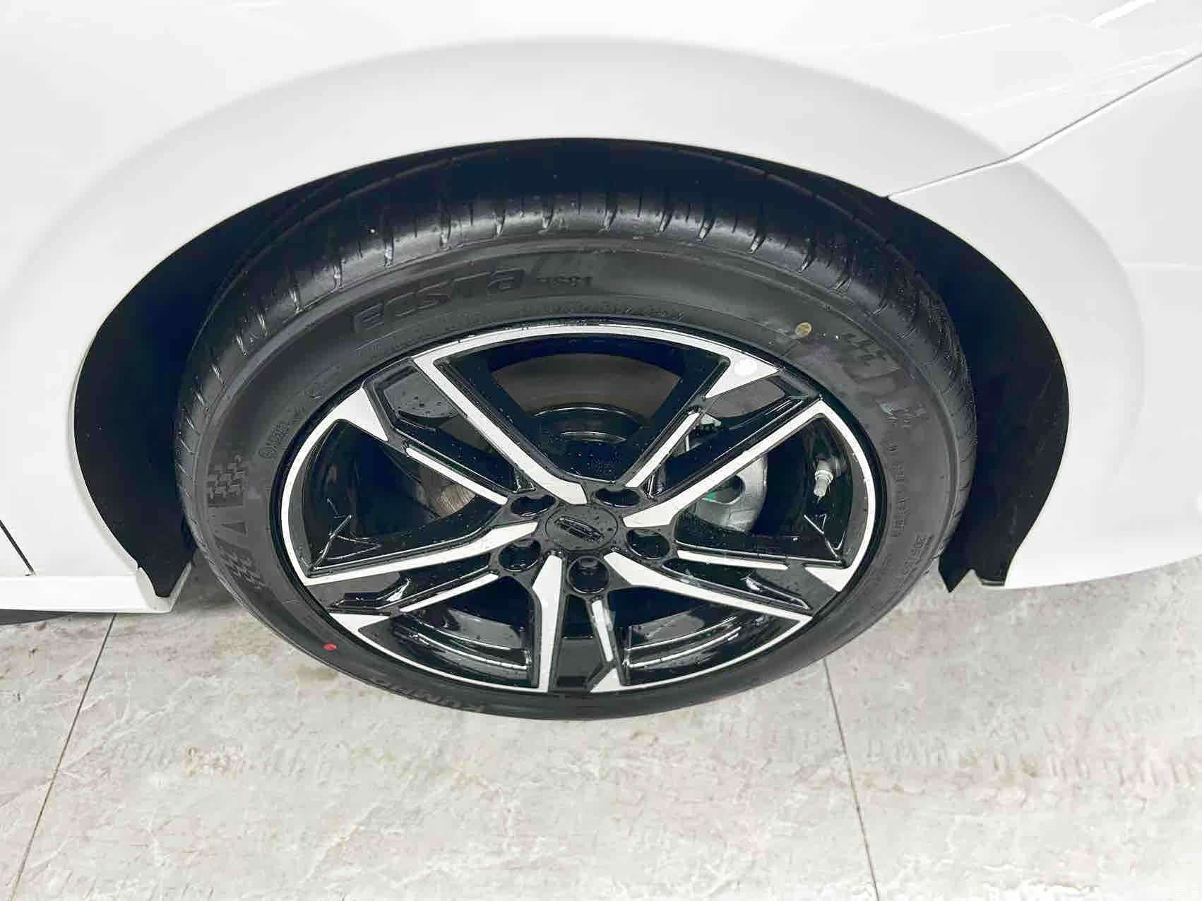 Geely Binray, 2026 21