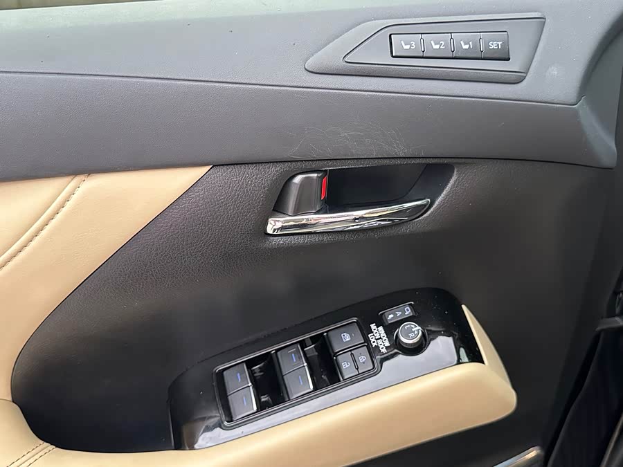 Toyota Vellfire 2023, фото 12