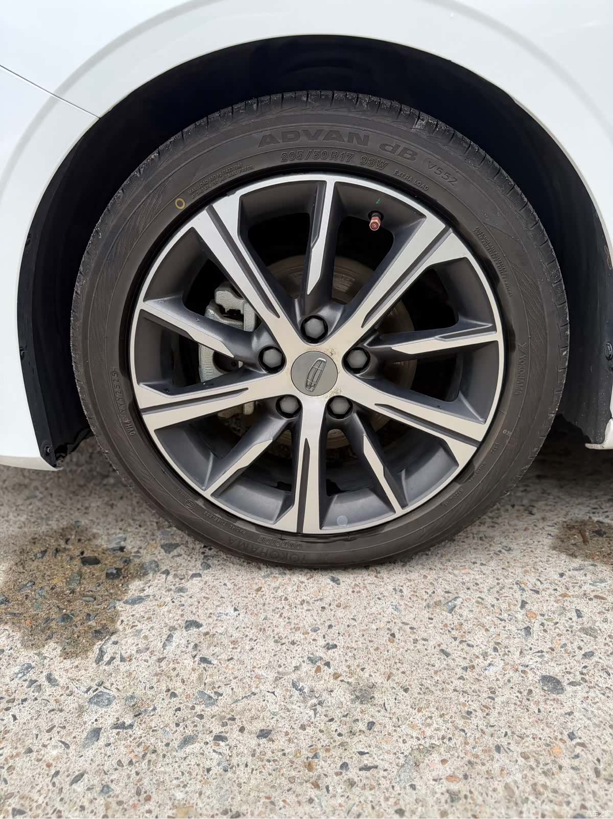 Geely Emgrand, 2022 9