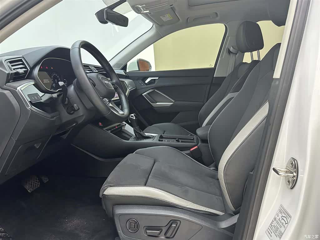 Audi Q3, 2023 13