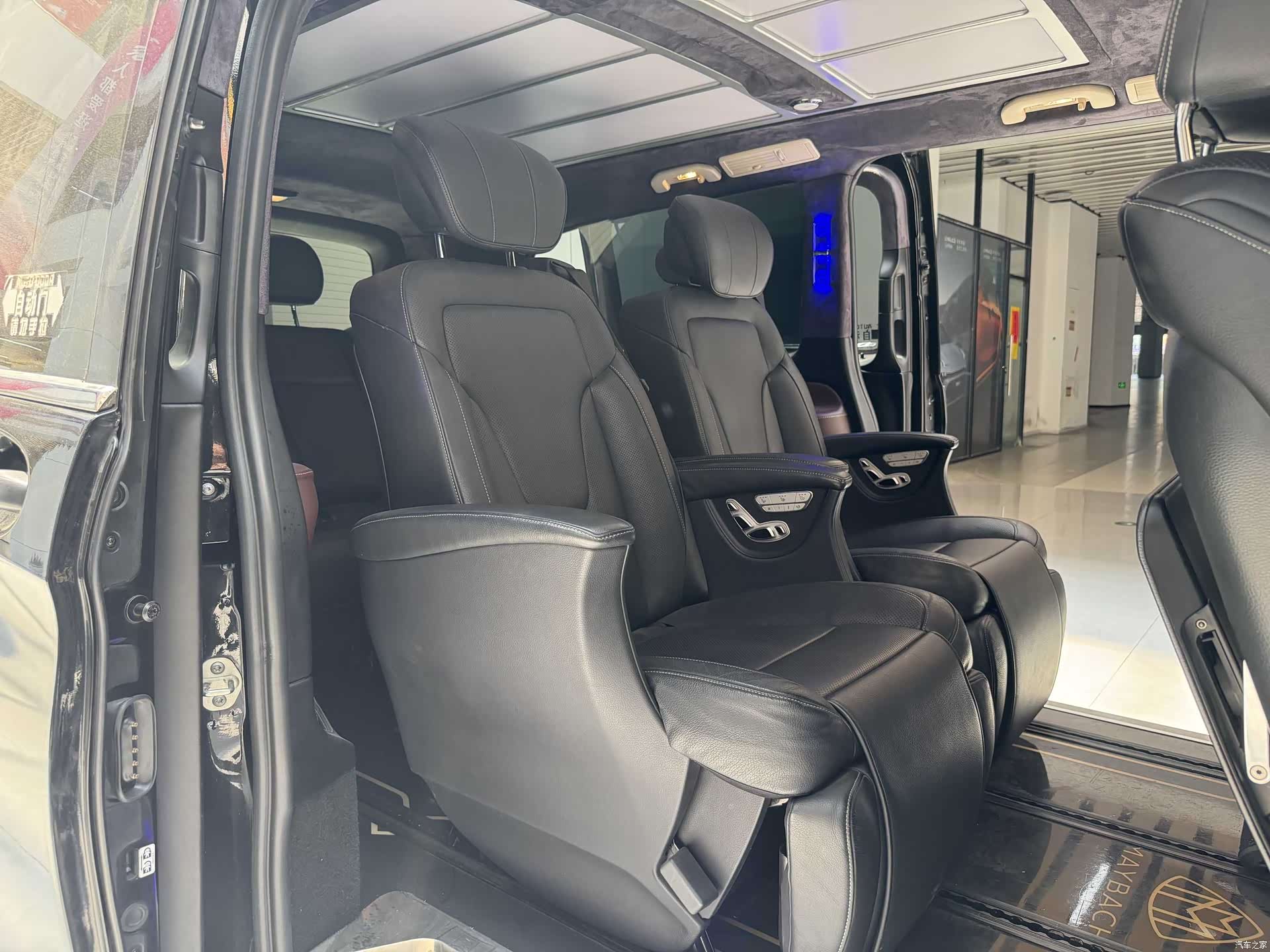 Mercedes-Benz 7, 2019 15
