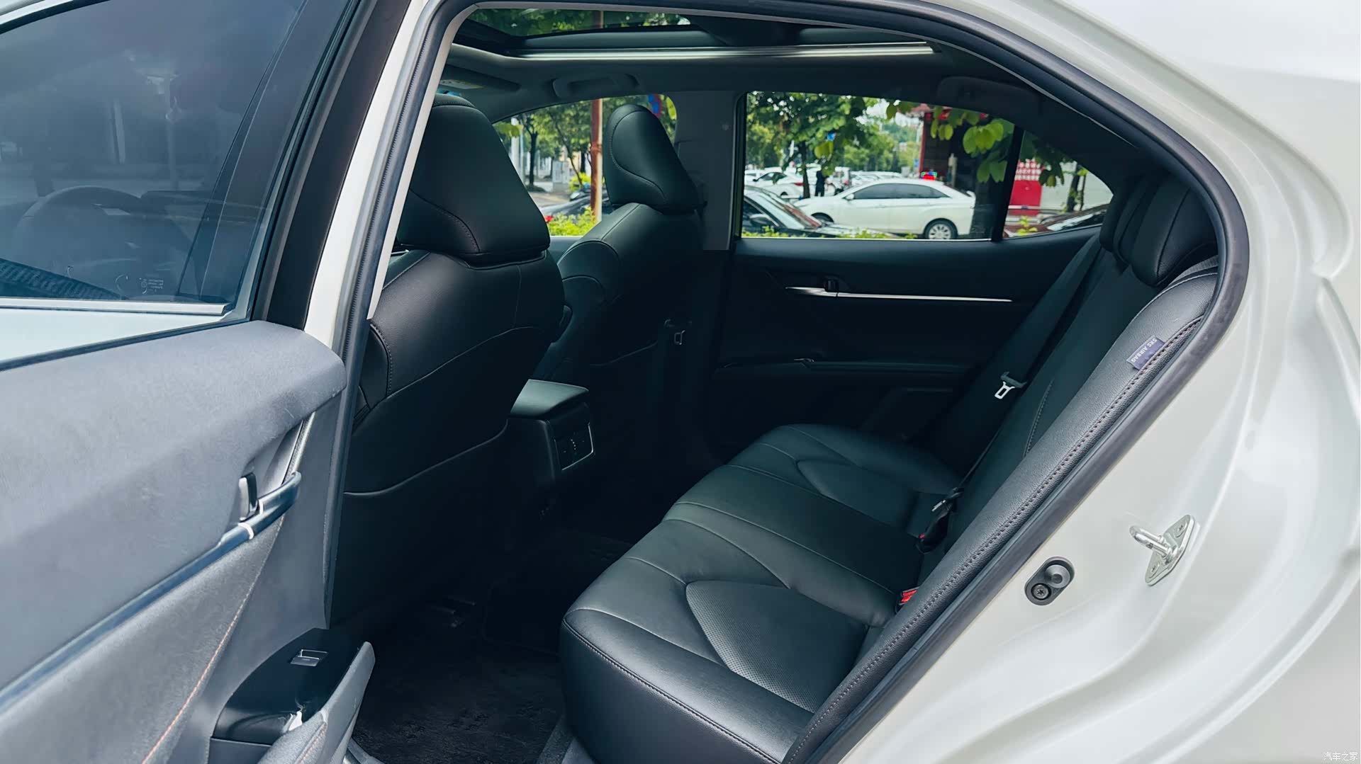 Toyota Camry, 2022 15