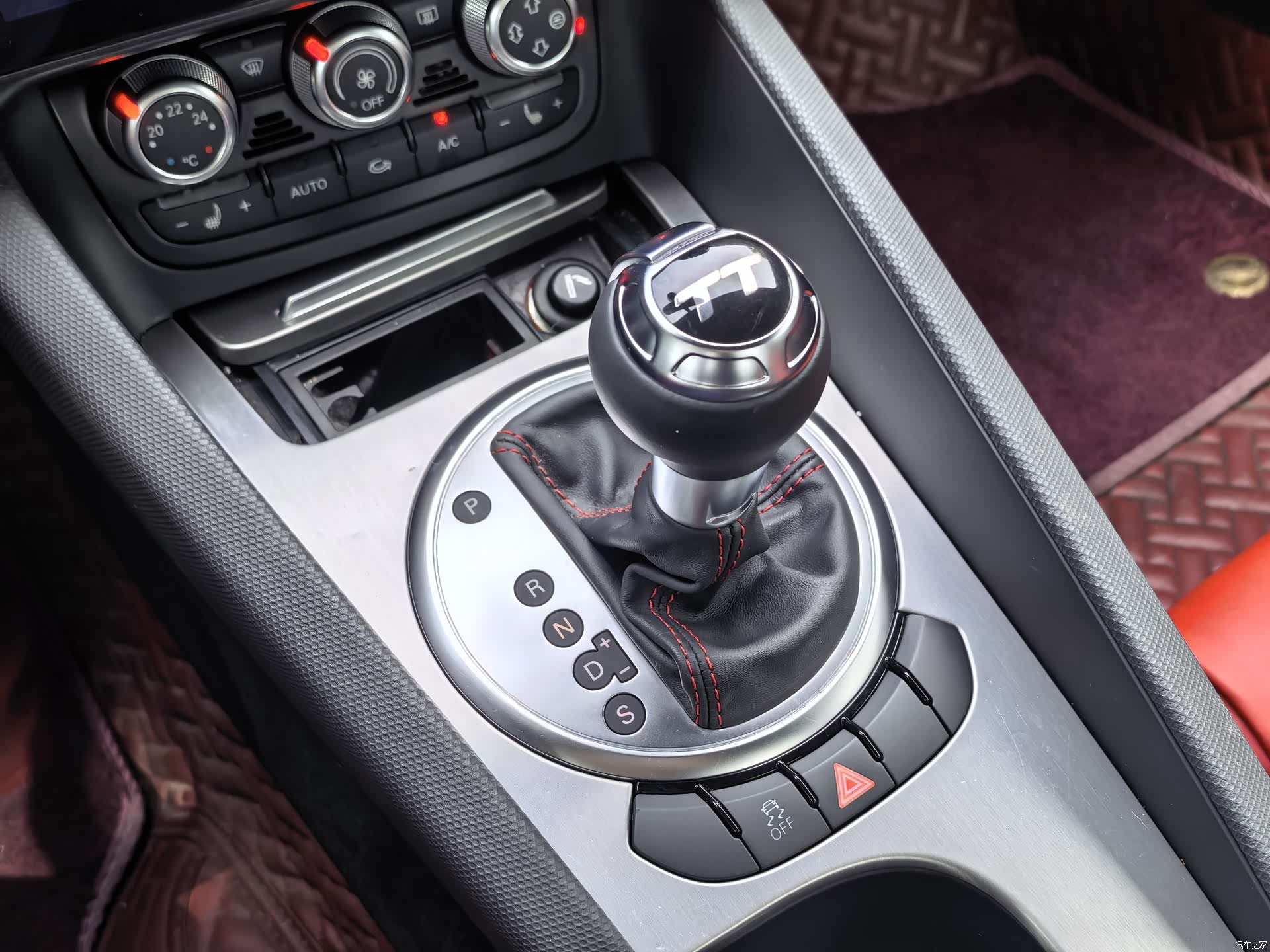 Audi TT, 2014 13