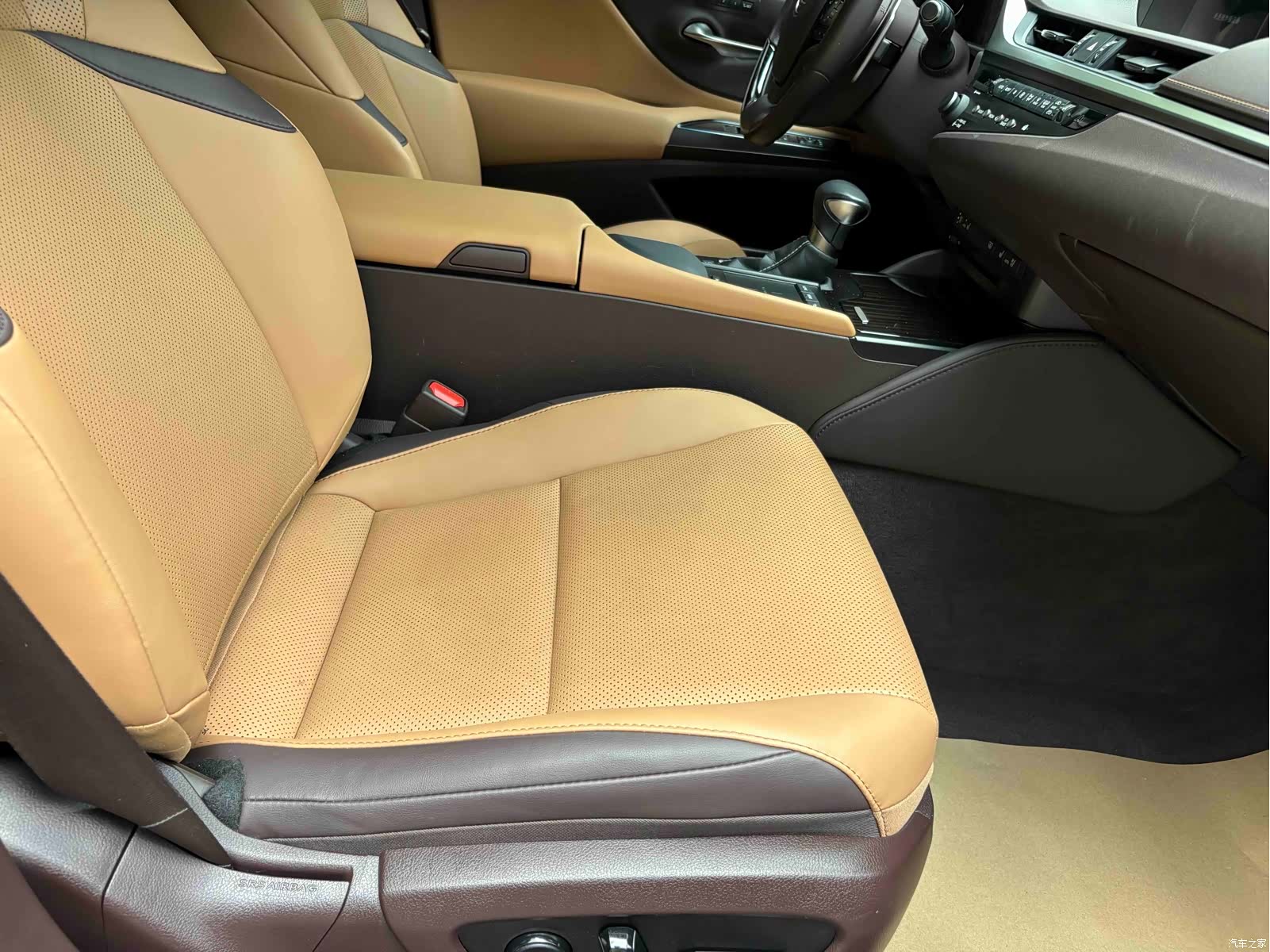Lexus ES, 2020 13
