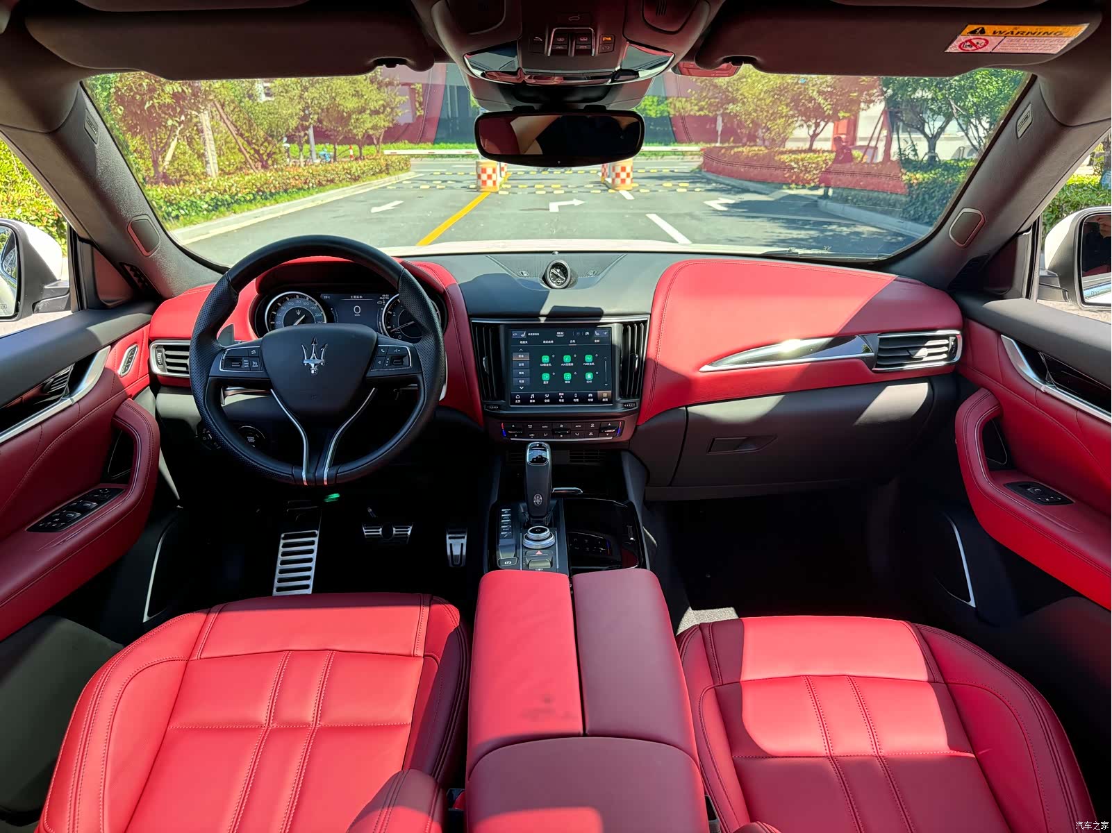 Maserati Levante, 2022 все фото