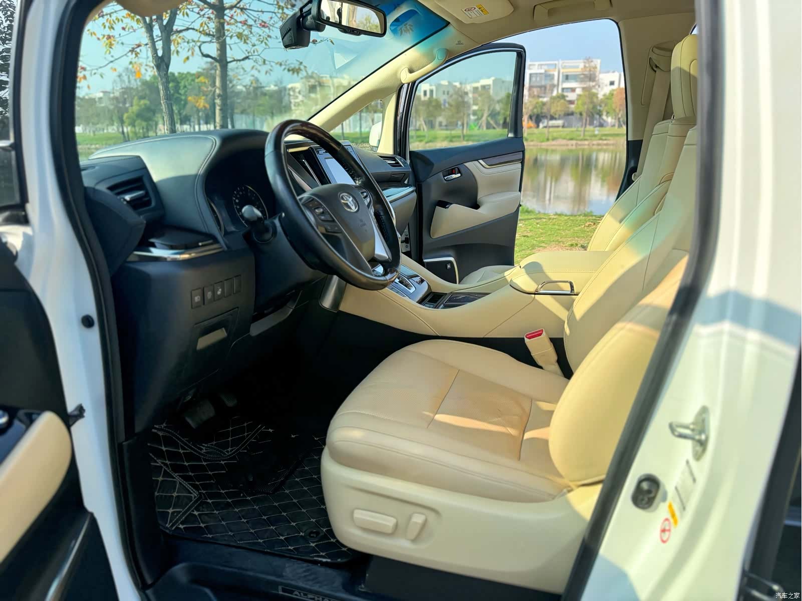 Toyota Alphard, 2017 6