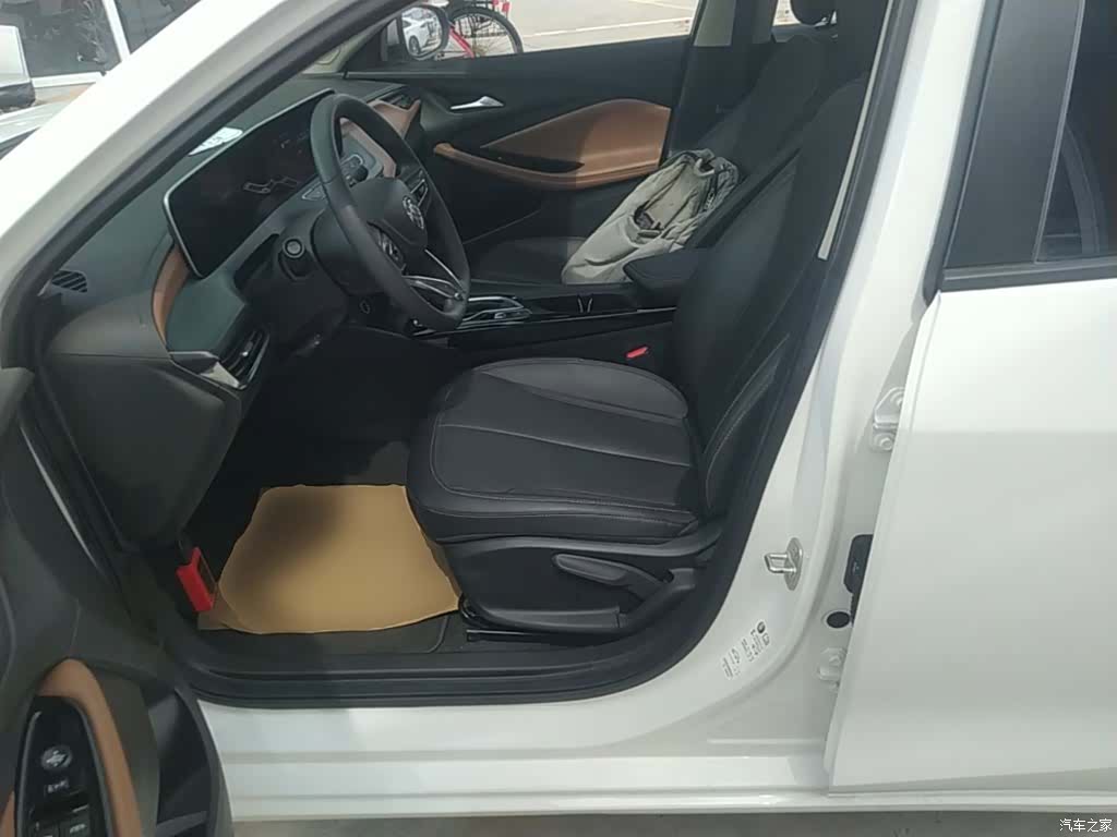 Buick Verano, 2022 15