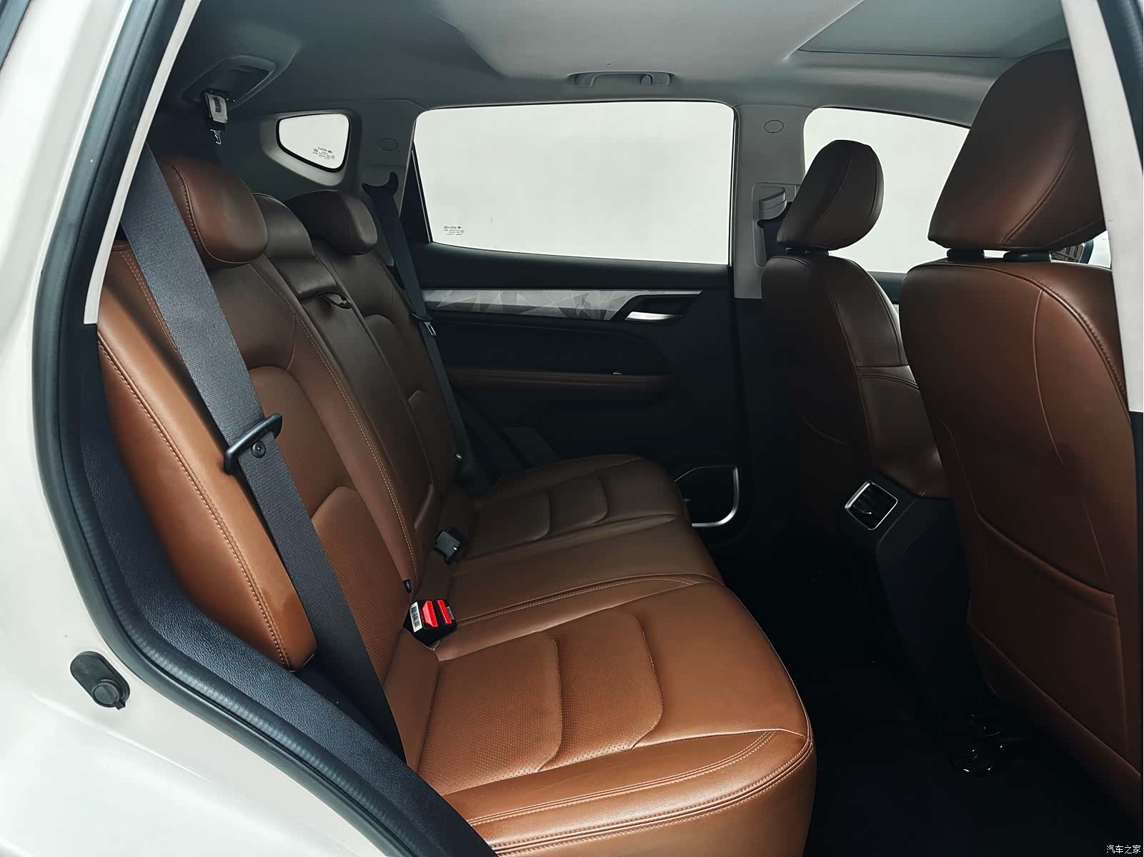 Geely X6, 2021 15