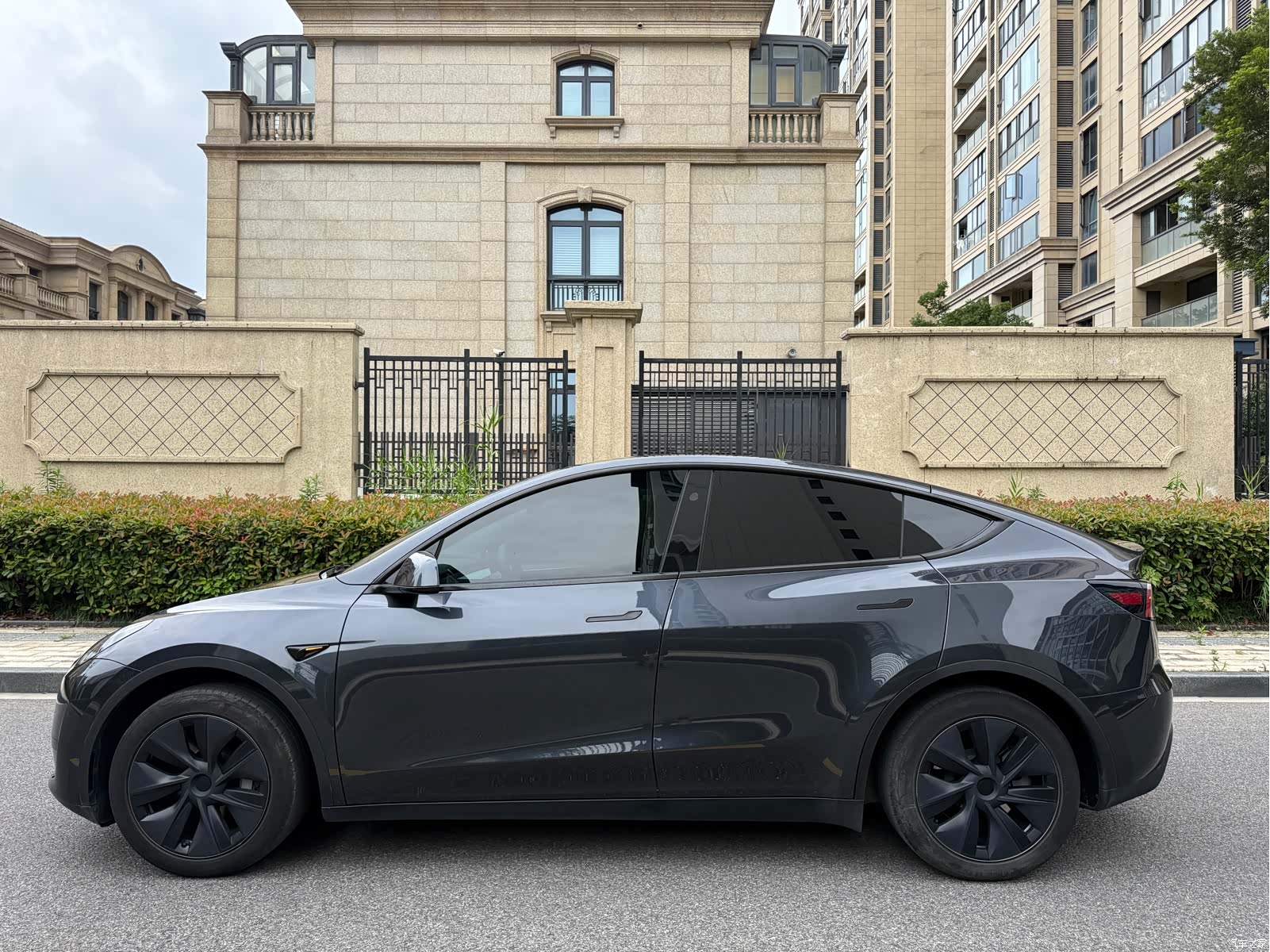 Tesla Model Y, 2025 7