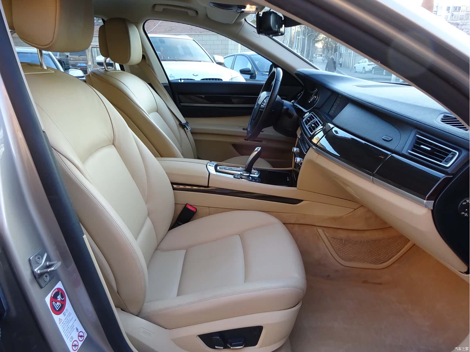 BMW 7 Series, 2011 19