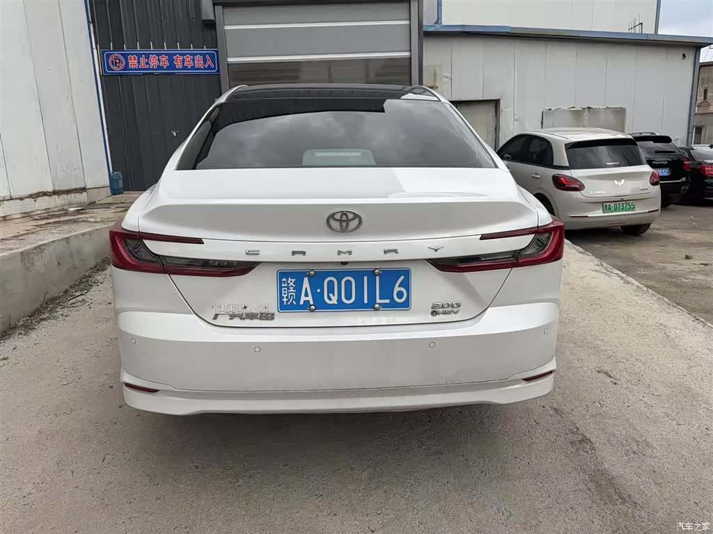 Toyota Camry, 2024 4