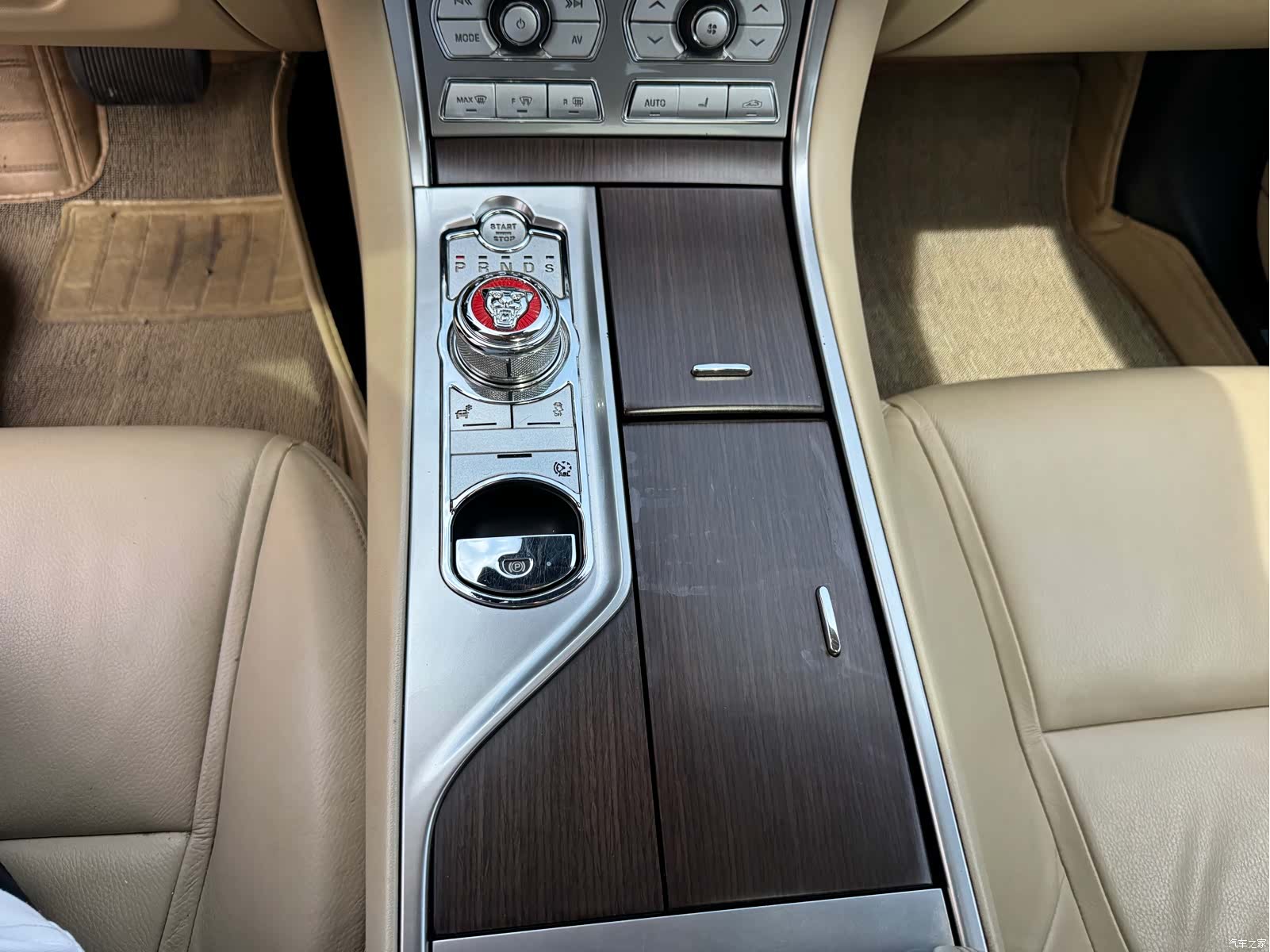 Jaguar XF, 2013 17