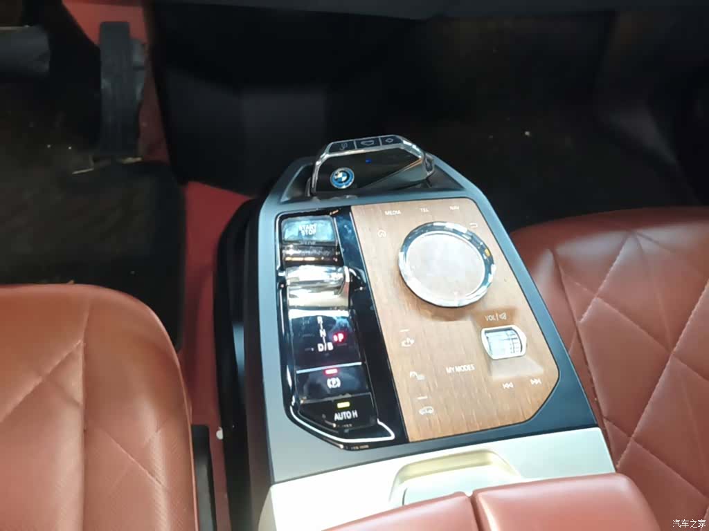 BMW iX, 2023 14