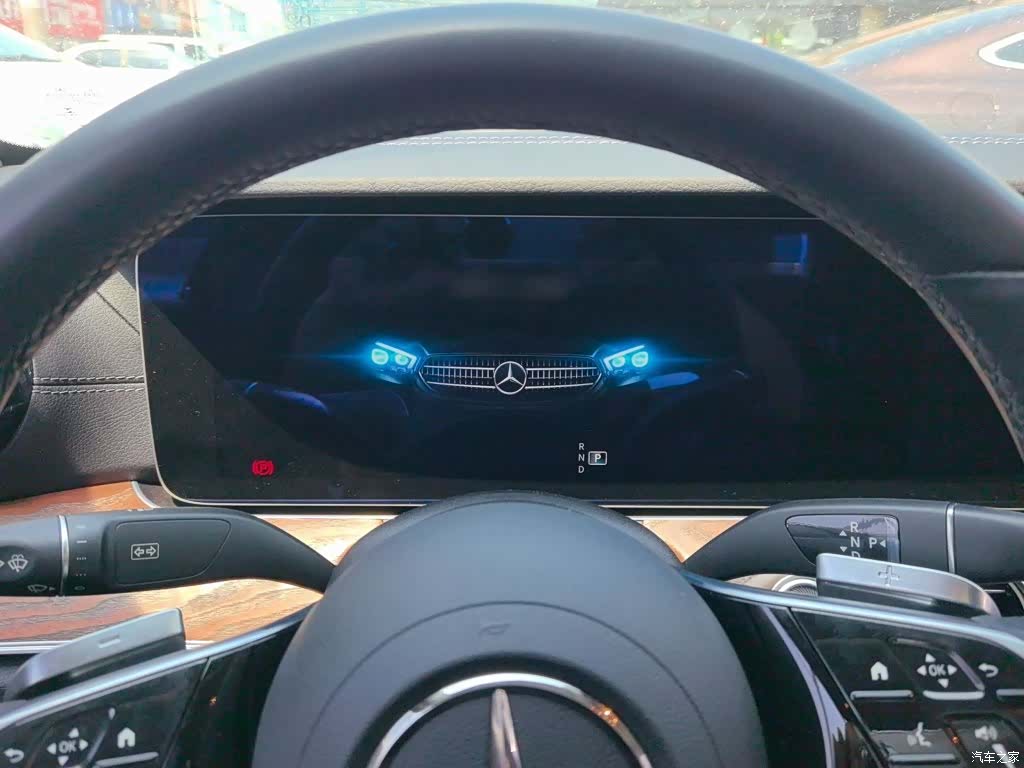 Mercedes-Benz E-Class, 2022 4