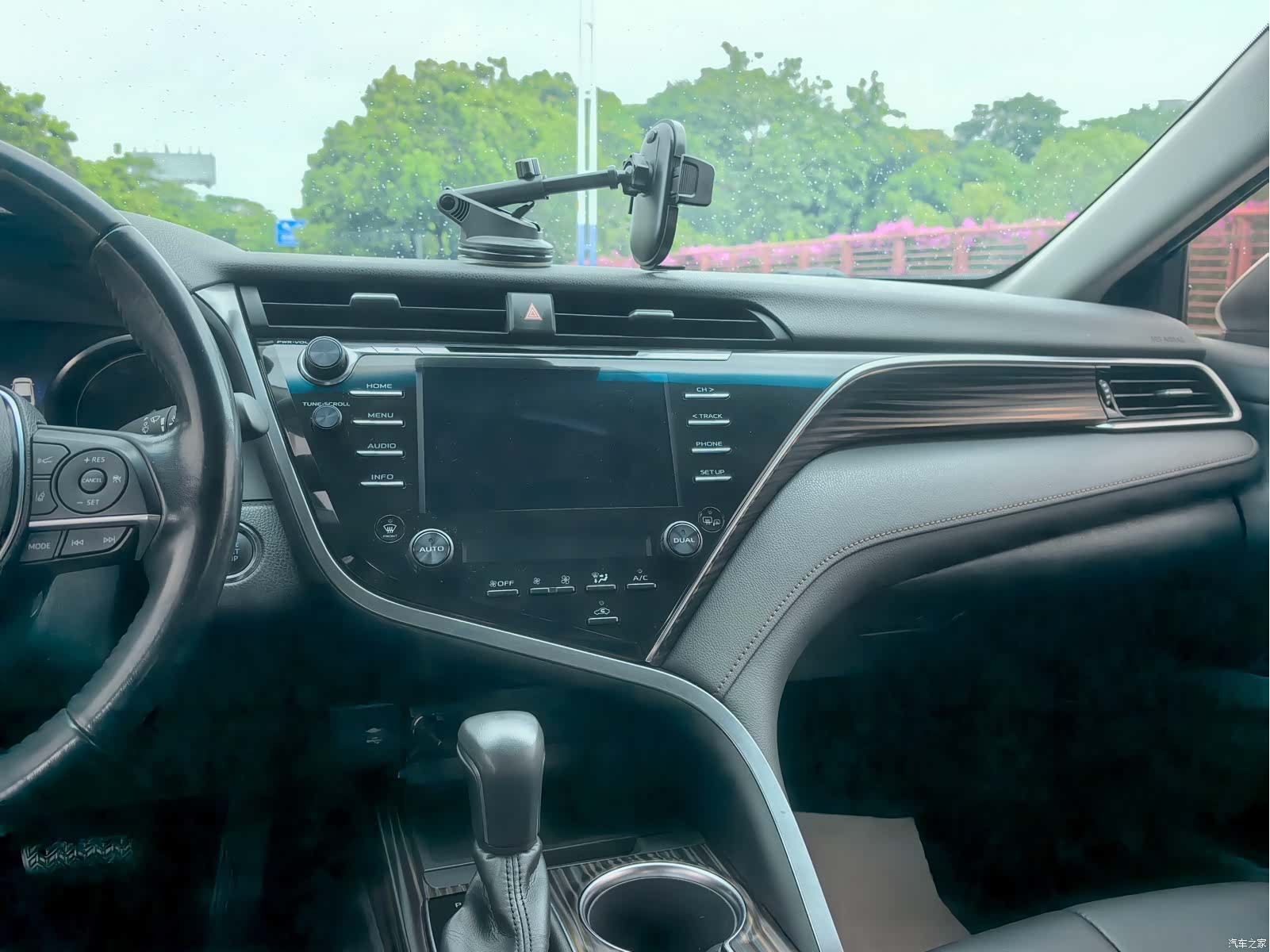 Toyota Camry, 2019 11
