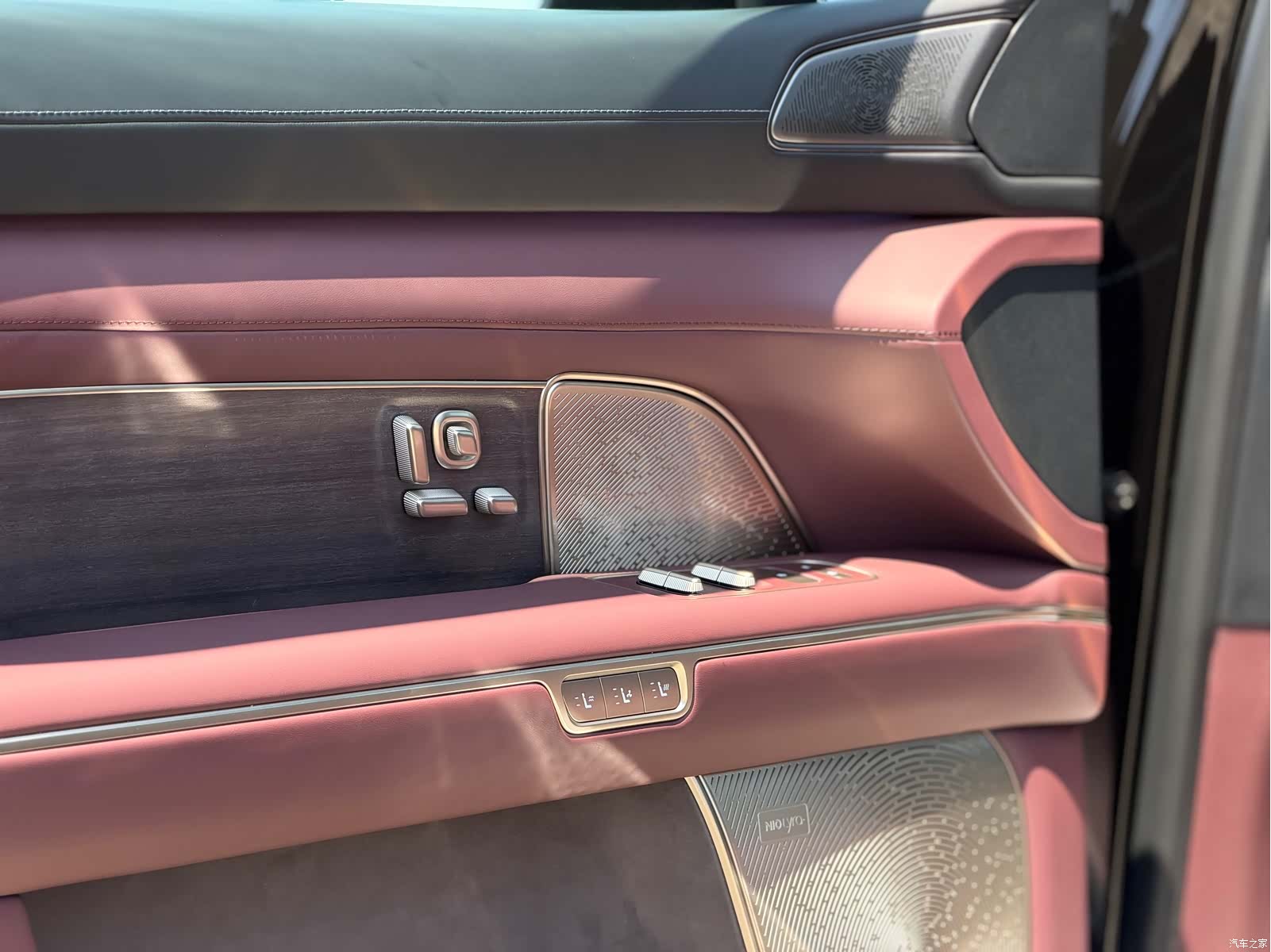 NIO ES8, 2025 31